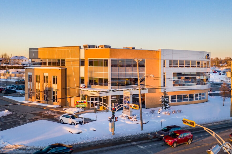 20865 Ch De La Côte N, Blainville, QC à louer - Photo principale – Image 1 sur 4