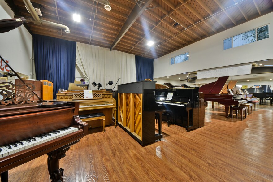 1515-1517 N Main St, Santa Ana, CA à louer - Photo de l’immeuble – Image 3 sur 20
