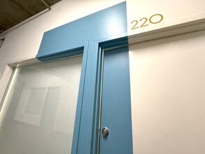 210 E Olympic Blvd, Los Angeles, CA à louer Photo intérieure– Image 1 sur 5