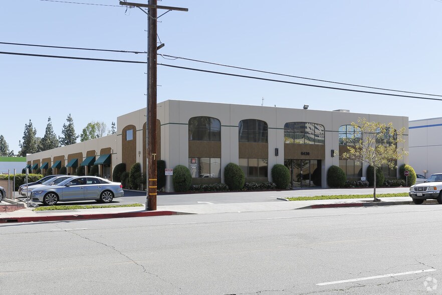 6430 Variel Ave, Woodland Hills, CA à louer - Photo principale – Image 2 sur 8