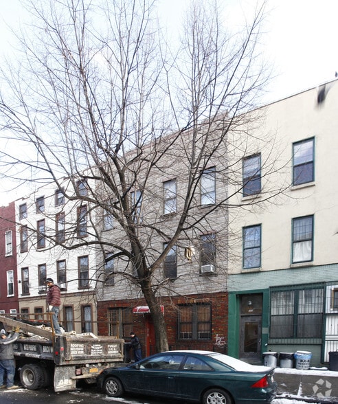 268 Himrod St, Brooklyn, NY à vendre - Photo principale – Image 1 sur 3