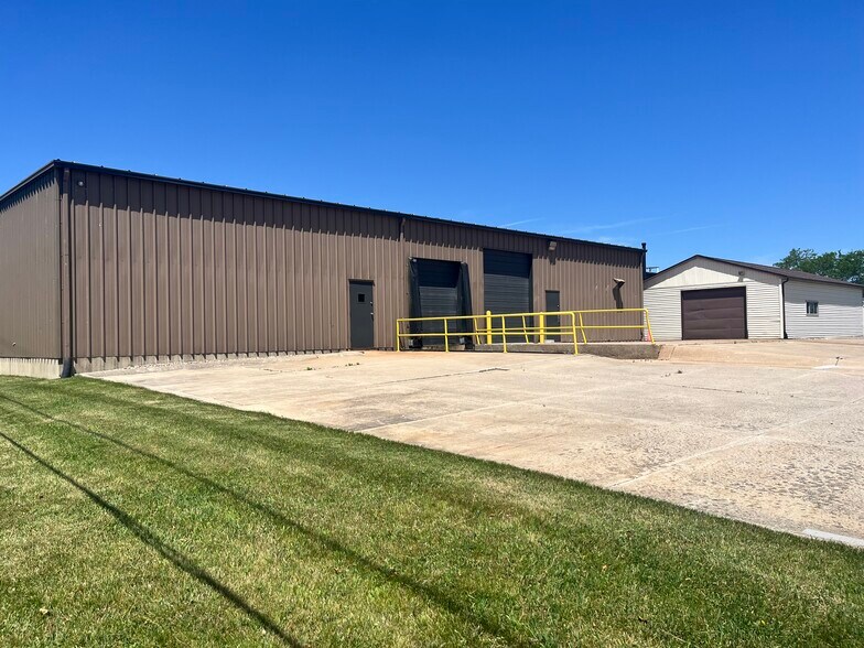 6319 Discount Dr, Fort Wayne, IN à louer - Photo de l’immeuble – Image 2 sur 6