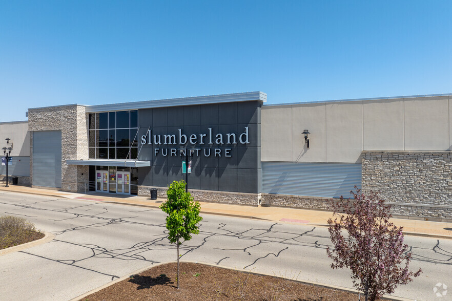 340 W Washington St, East Peoria, IL à louer - Photo de l’immeuble – Image 3 sur 3