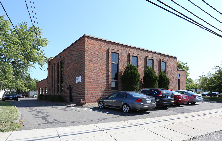 20 Hurlbut St, West Hartford, CT à louer - Photo principale – Image 1 sur 4