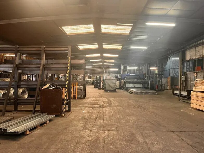 Industriel/Logistique dans Brignoles à louer - Photo intérieure – Image 3 sur 6