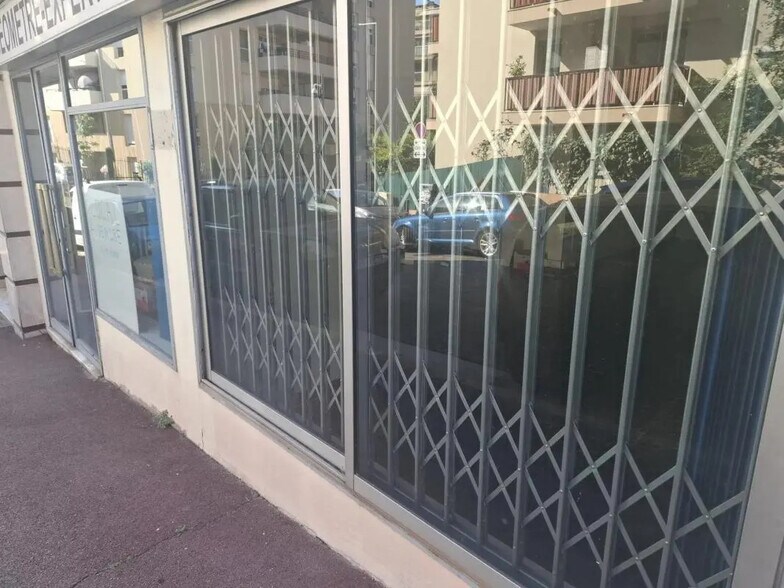 Local commercial dans Nice à vendre - Photo de l’immeuble – Image 2 sur 2