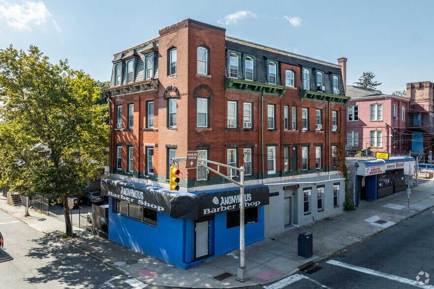 225 West Broadway, Paterson, NJ à vendre - Photo de l’immeuble – Image 1 sur 23