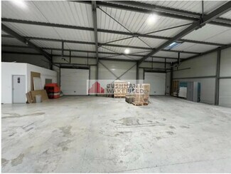 Plus de détails pour Local d'activités à louer