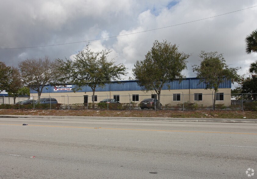 3921 Westgate Ave, West Palm Beach, FL à louer - Photo de l’immeuble – Image 2 sur 4
