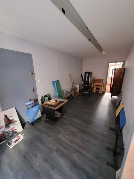 Local commercial dans Amélie-les-Bains-Palalda à louer - Photo de l’immeuble – Image 3 sur 5