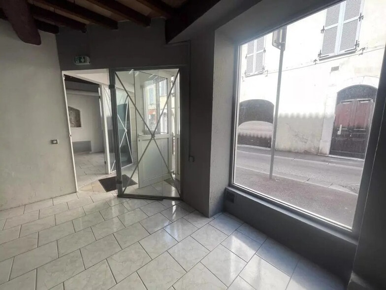 Local commercial dans Le Cannet à vendre - Photo de l’immeuble – Image 2 sur 11