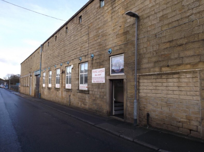 Greenfield Rd, Colne à louer - Photo principale – Image 1 sur 4