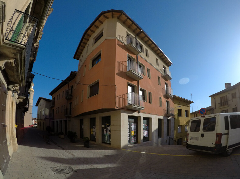Immeuble residentiel dans Sant Hipòlit de Voltregà, Barcelona à vendre - Photo de l’immeuble – Image 1 sur 1