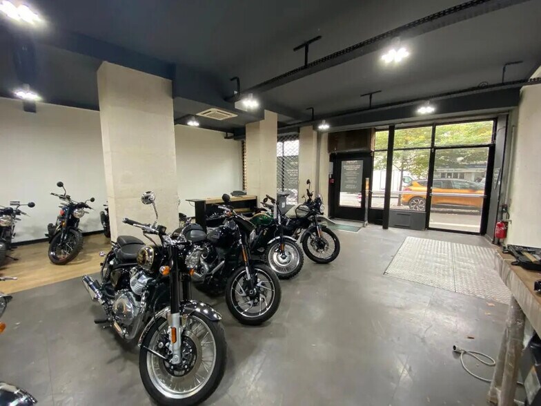 Local commercial dans Paris à louer - Photo de l’immeuble – Image 2 sur 6