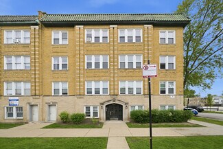 Plus de détails pour 4057 W School St, Chicago, IL - Logement à vendre