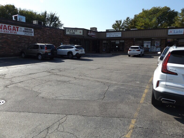 1500-1522 N Elmhurst Rd, Mount Prospect, IL à louer - Photo de l’immeuble – Image 3 sur 9