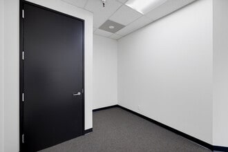 5800-5860 Hannum Ave, Los Angeles, CA à louer Photo intérieure– Image 1 sur 19