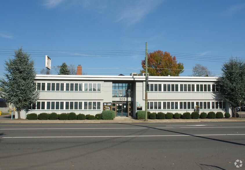 303 Market St, Kingston, PA à louer - Photo de l’immeuble – Image 1 sur 4
