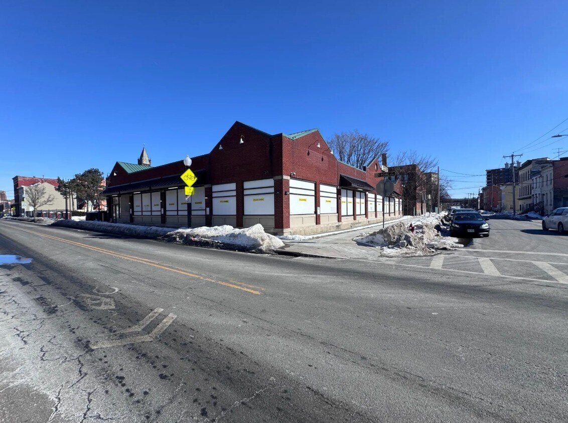 310 S Pearl St, Albany, NY à louer Photo de l’immeuble– Image 1 sur 11