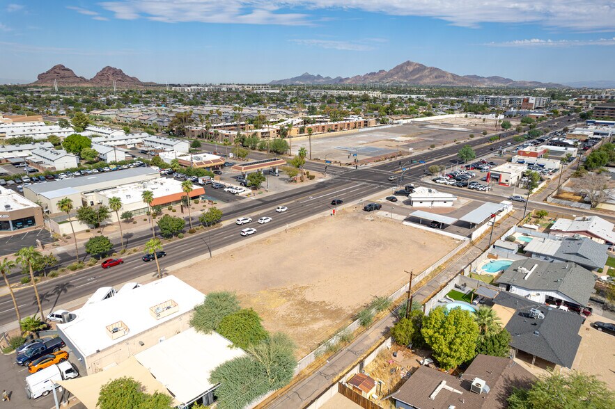 925 N Scottsdale Rd, Scottsdale, AZ à vendre - Photo de l’immeuble – Image 3 sur 6