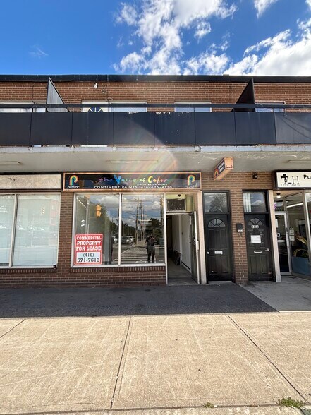 425 Donlands Ave, Toronto, ON à louer - Photo de l’immeuble – Image 2 sur 10