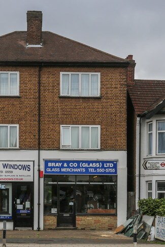 Plus de détails pour 702 Cranbrook Rd, Ilford - Local commercial à louer