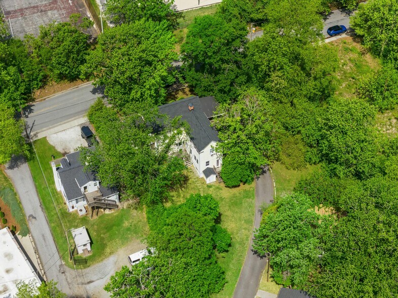 526 Fleming St, Hendersonville, NC à vendre - Photo de l’immeuble – Image 3 sur 7