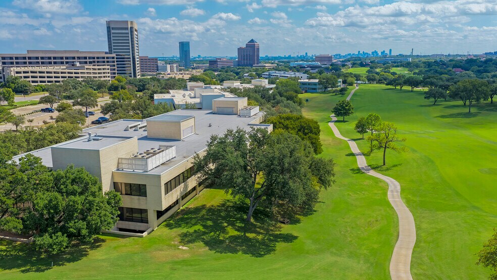 100 Decker Ct, Irving, TX à louer - Photo de l’immeuble – Image 2 sur 6