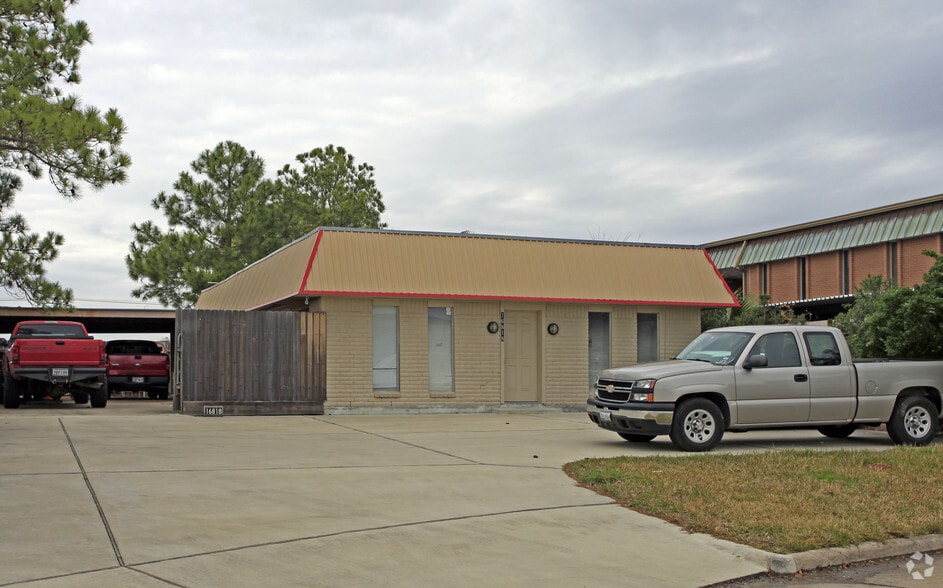 16818 Titan Dr, Houston, TX à vendre - Photo principale – Image 1 sur 2