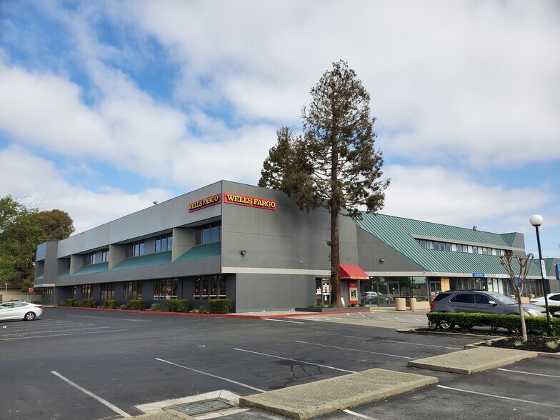 433 Hegenberger Rd, Oakland, CA à louer - Photo de l’immeuble – Image 1 sur 9