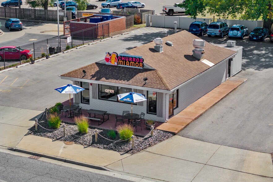 2115 W Main St, St Charles, IL à louer - Photo de l’immeuble – Image 2 sur 12