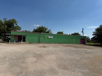 Plus de détails pour 201 W 2nd Ave, Nixon, TX - Industriel/Logistique à vendre