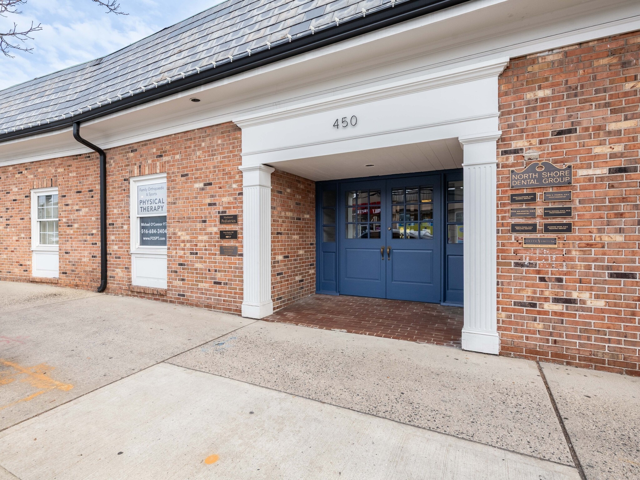 446-450 Plandome Rd, Manhasset, NY à louer Photo de l’immeuble– Image 1 sur 11