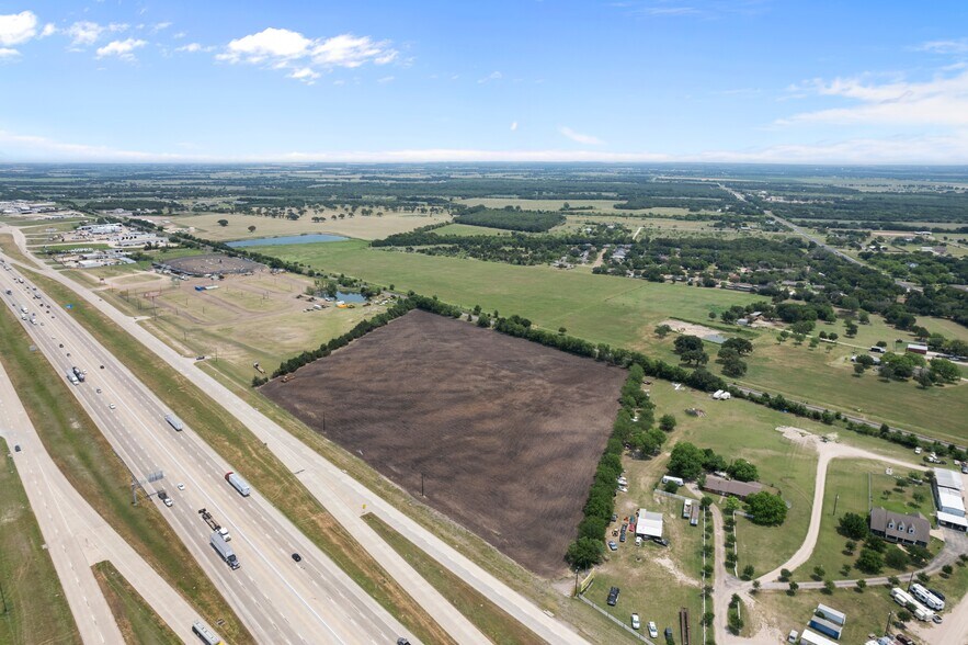 Northbound IH 35, Elm Mott, TX à vendre - Photo principale – Image 1 sur 5