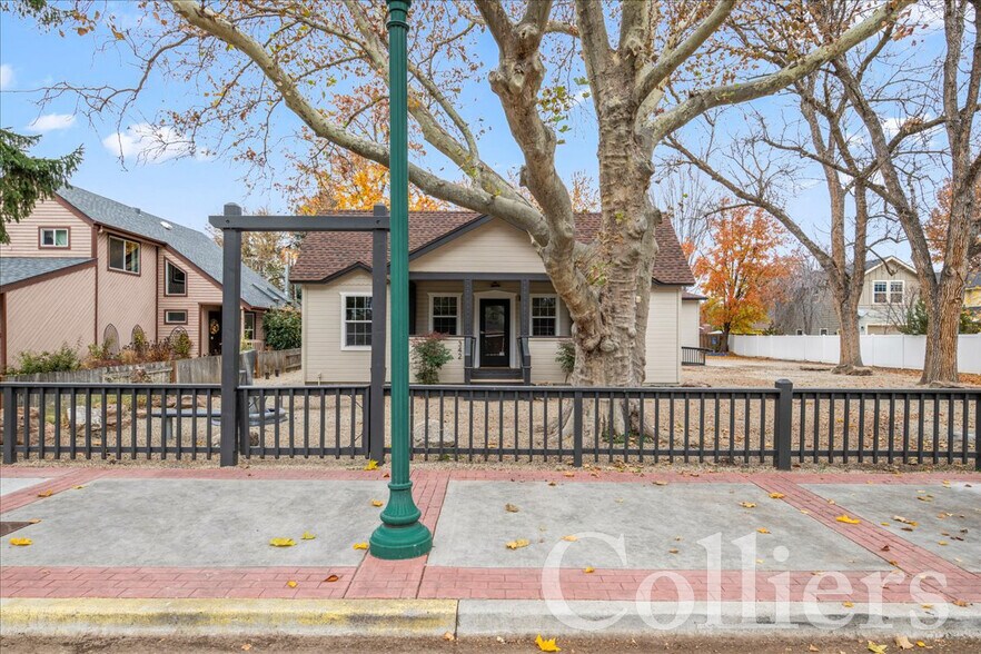 342 E Idaho St, Eagle, ID à louer - Photo de l’immeuble – Image 3 sur 12