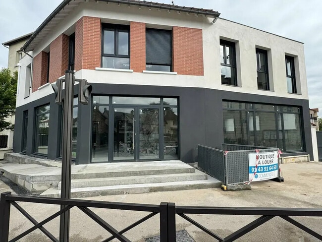 Plus de détails pour Local commercial à vendre