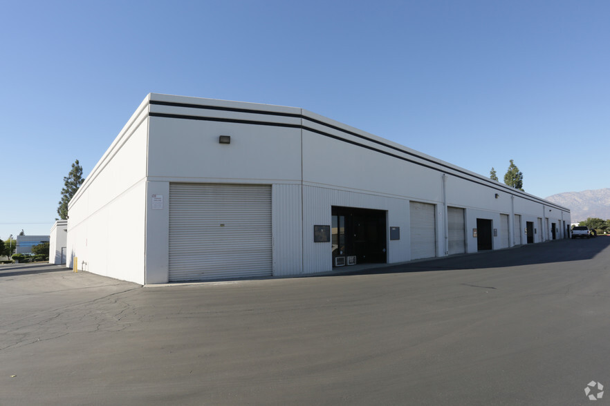 1701 S Vineyard Ave, Ontario, CA à louer - Photo principale – Image 2 sur 3