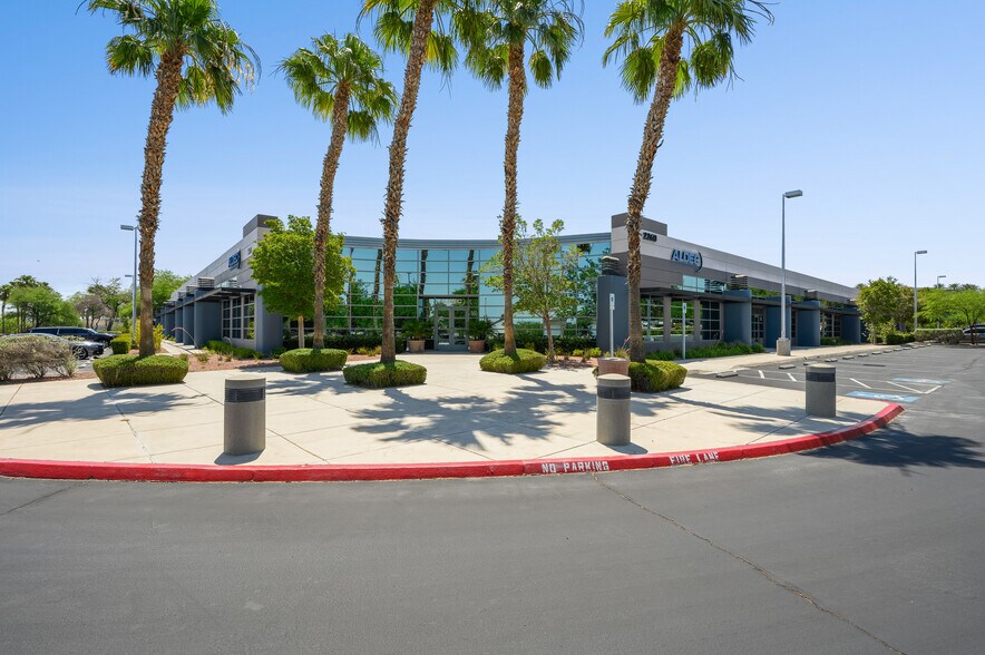 2230-2240 Corporate Cir, Henderson, NV à louer - Photo de l’immeuble – Image 3 sur 15