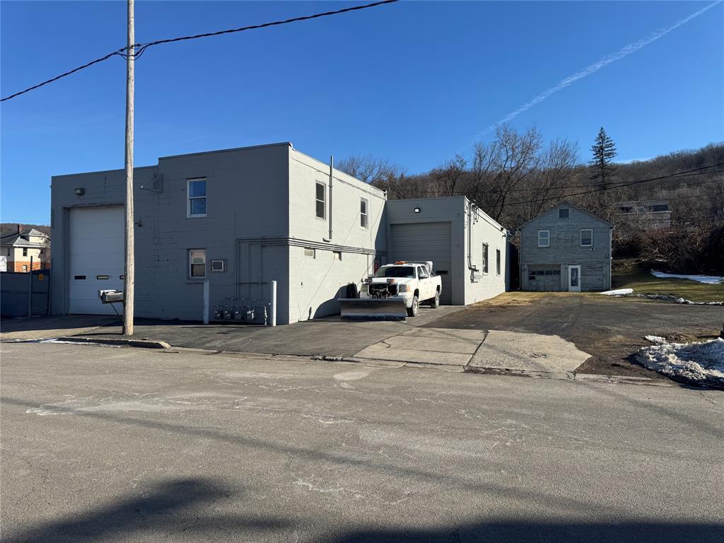 38 Hall St, Binghamton, NY à vendre Photo principale– Image 1 sur 11