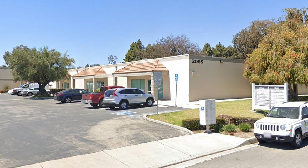 2065 Sperry Ave, Ventura, CA à louer - Photo de l’immeuble – Image 1 sur 6