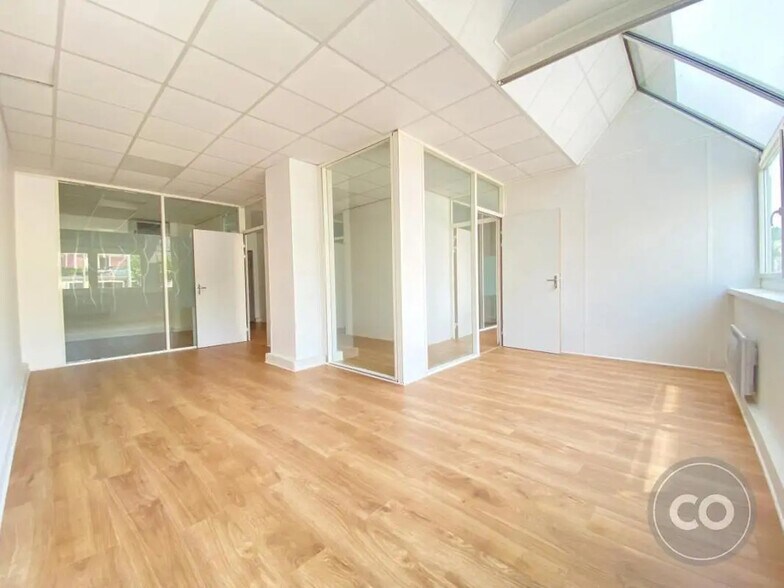 Bureau dans Sèvres à louer - Photo de l’immeuble – Image 1 sur 5