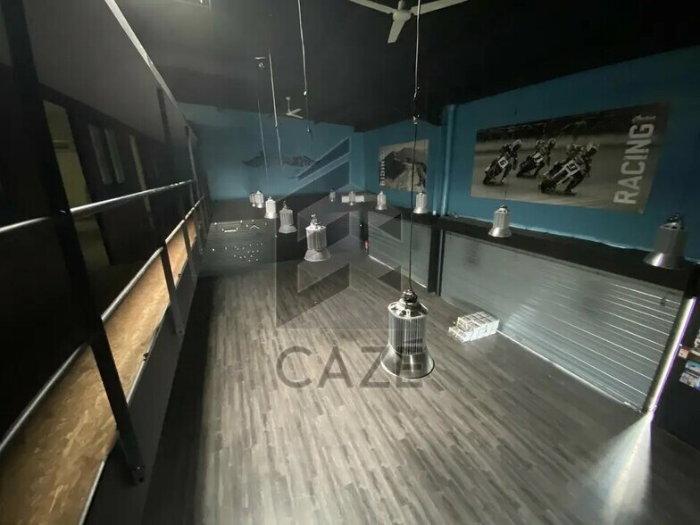 Local d’activités dans Bordeaux à louer - Photo de l’immeuble – Image 1 sur 8