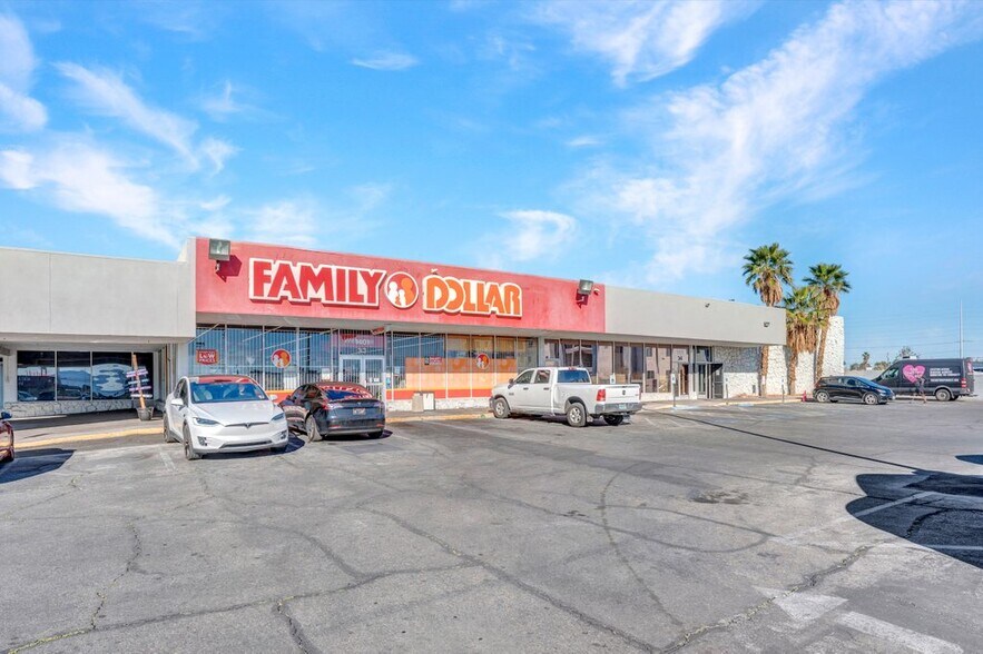 1401 N Decatur Blvd, Las Vegas, NV à louer - Photo principale – Image 1 sur 8