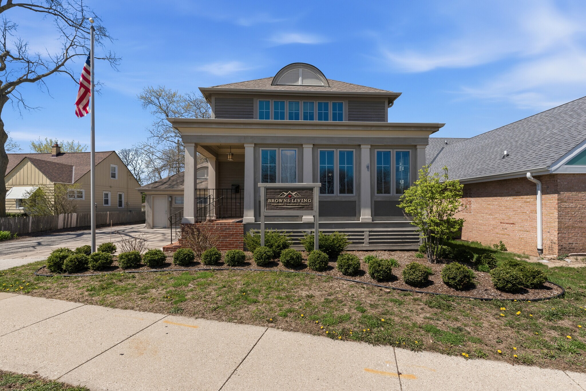 6165 N Green Bay Ave, Glendale, WI à vendre Photo principale– Image 1 sur 22