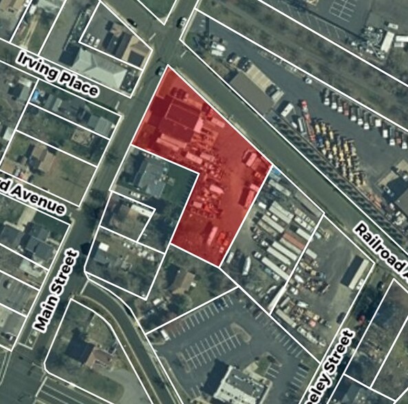 743 Main St, Belford, NJ à louer - Photo de l’immeuble – Image 3 sur 3