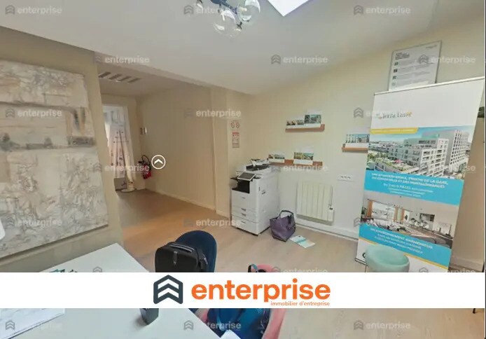 Local commercial dans Amiens à louer Photo principale– Image 1 sur 2