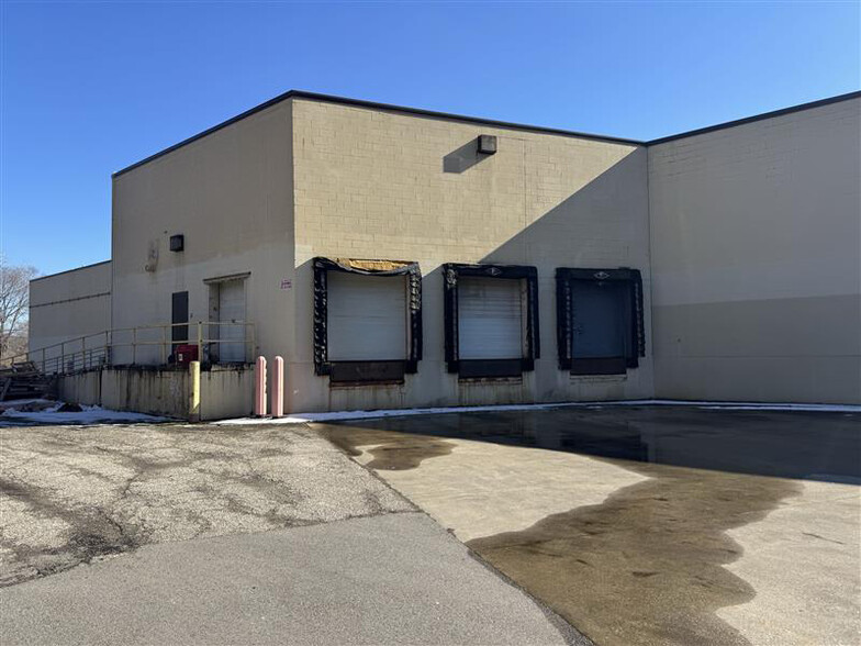 1911 Ireland Rd, South Bend, IN à louer - Photo de l’immeuble – Image 3 sur 10