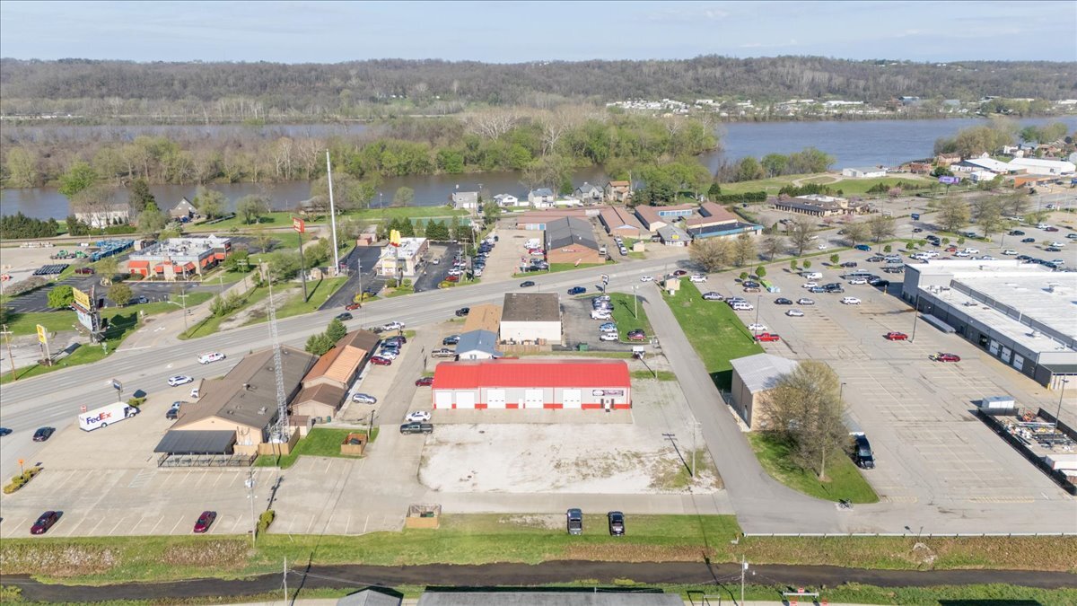 1010 10th St, Vienna, WV à vendre Photo principale– Image 1 sur 18