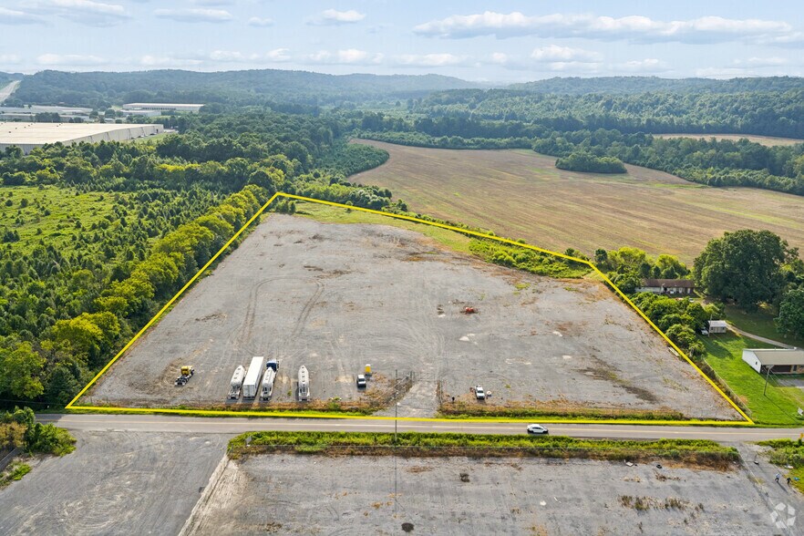 390 Johnson Lake Rd, Adairsville, GA à louer - Photo de l’immeuble – Image 1 sur 19