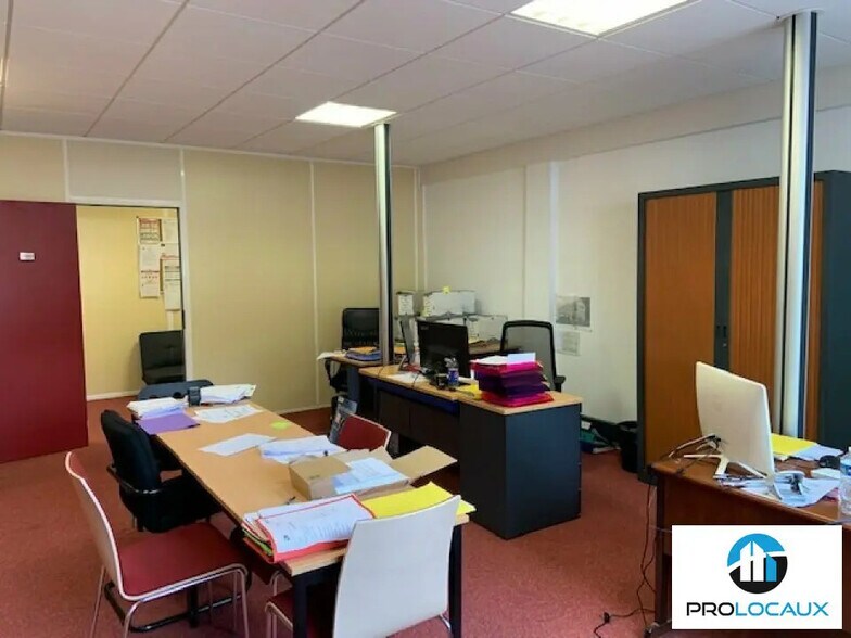 Bureau dans Le Grand-Quevilly à louer - Photo de l’immeuble – Image 1 sur 2